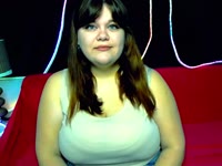 The aesthetics of curvaceous forms and soft lines.
An ode to feminine beauty in plus sizes.
The art of being yourself.