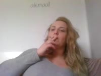 horny  blond girl, i ike to be your slut!