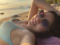 cam girl playing with vibrator AnnieMories