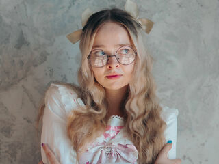 nude camgirl photo BellaMorley