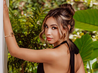 camgirl chat room EmmaDove
