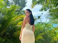 camslut fingering shaved pussy JessyHanson