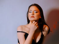 mastubating web cam girl KiraClair