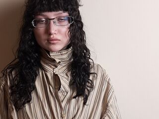 camwhore spreading pussy LonnieMackaman