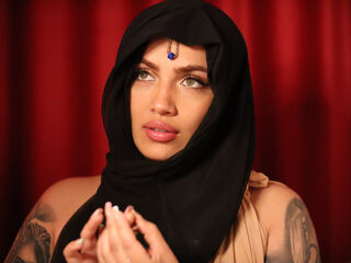 adult chat LuciaLyone