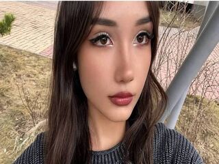 naughty camgirl masturbating with vibrator MeghanSkomo