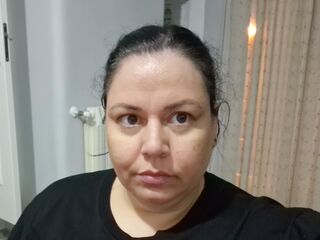 naked camgirl fingering pussy rubacuoribella