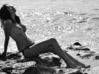 topless AdrianaHunter