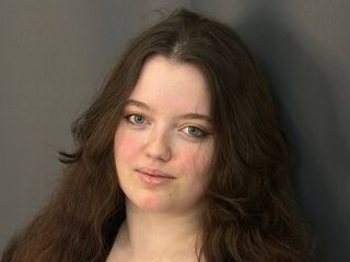 topless camgirl AletheaSarne