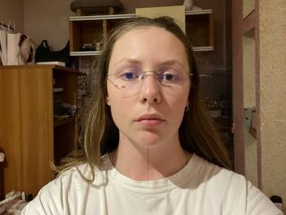 girl AlysaThomson