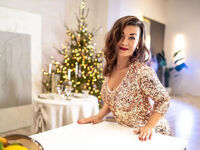 topless camgirl AnaHemsworth