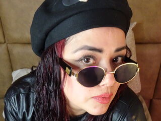 camgirl masturbating with dildo BayoliOsloni