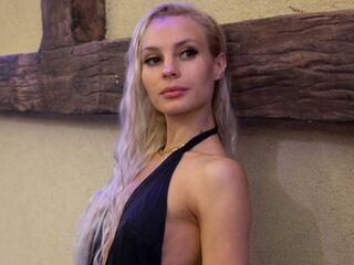 camgirl playing with sex toy CathiGetsinger