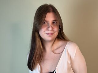 camslut fingering shaved pussy DebbraAdonis