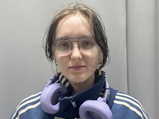 camwhore masturbating with vibrator DoraDawson