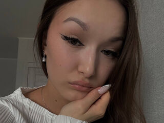 girl fingering bald pussy EdaScantling