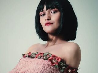 camgirl masturbating with sextoy EvyThompson