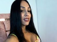 camwhore shaved pussy GiaDinamoe