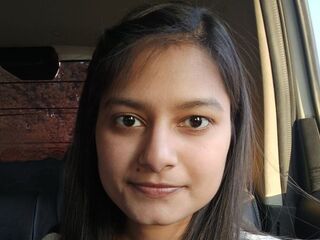 camslut fingering shaved pussy GretaCyrus