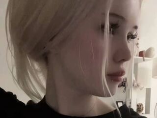 naked cam girl picture HeatherHeinitz