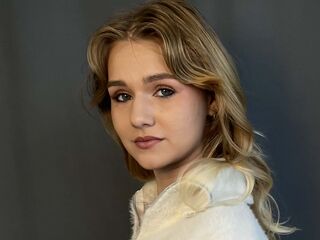 camslut spreading pussy HelenPetrini