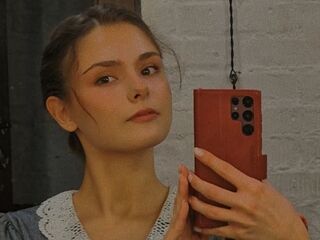 camgirl masturbating with vibrator HelenaBerkheimer