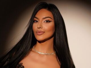 camgirl chat room IzaBelle