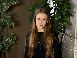fingering girl chatroom JeanetteKama