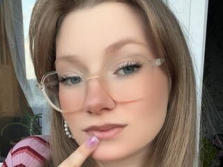 girl fingering bald pussy JenelleDurepo