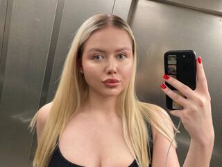 naughty cam girl fingering pussy JuliaRupert