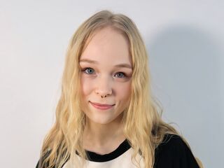 live chatroom KamiMellema