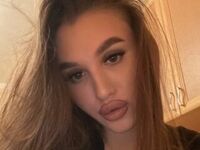 camwhore nude KyraVictorine