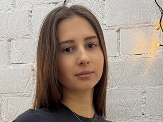 naked camgirl picture LaurynTinkle