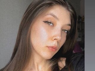 naked girl with webcam LienFlanders