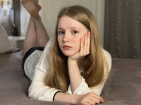 camgirl showing pussy LilianHoward