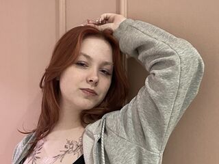 masturbating webcam girl LindaBenne
