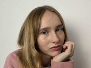 masturbating cam girl LisetteMaupredi