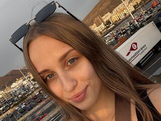 camgirl playing with vibrator LunaDarkwood
