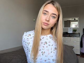 hot naked webcamgirl MarianaBrookman