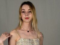 hot cam girl masturbating with vibrator MarieWard