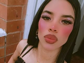 masturbating camgirl MeliMoon
