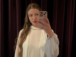 adult cam MeridethYaffe