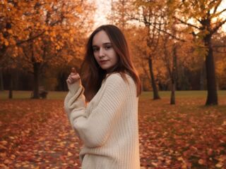 camslut spreading pussy MillisaTravel