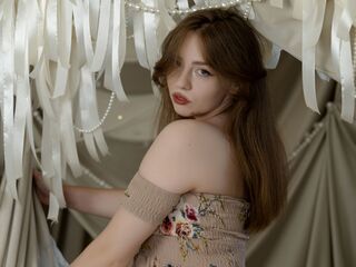 cam girl showing tits MoonBrittany