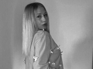 cam girl chat room RicardaBlechman