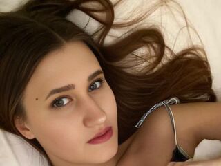 topless camgirl RoxyCrave