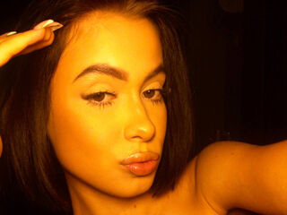 naked camgirl fingering pussy RuthieMichieli