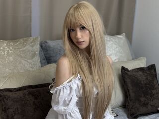 camgirl playing with vibrator SabrinaSteels
