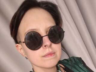 naked cam girl masturbating with sextoy ShaunteBarranco