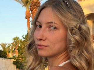 hot cam girl masturbating with dildo TainaTatge